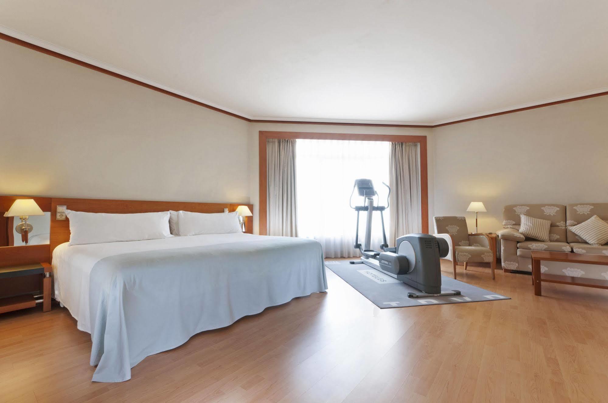 Hotel Plaza De España, Affiliated By Meliá 4*
